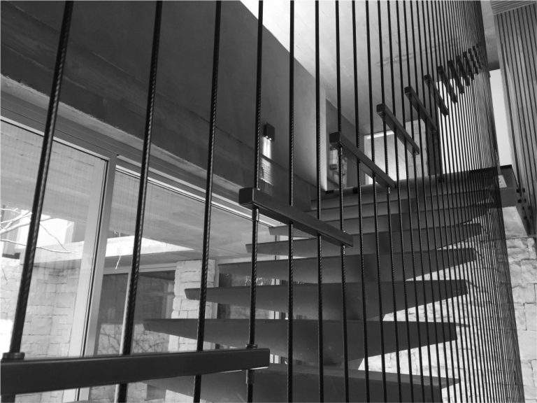 Metforce Malka Vertical stainless steel vertical wire rope balustrade, full height installation, Perth