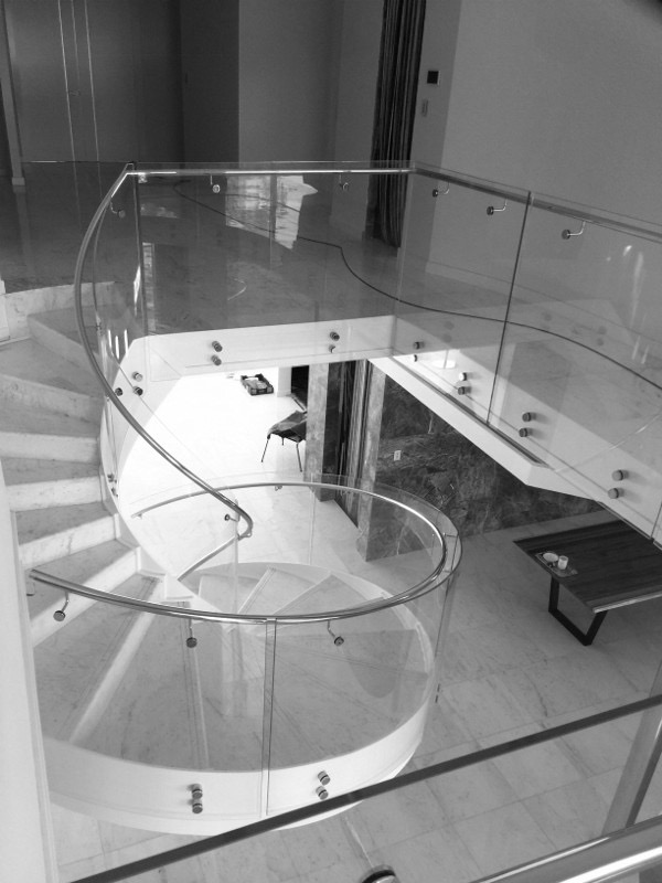 Metforce Planar stainless steel glass balustrade with side mounted standoff fixings, Perth